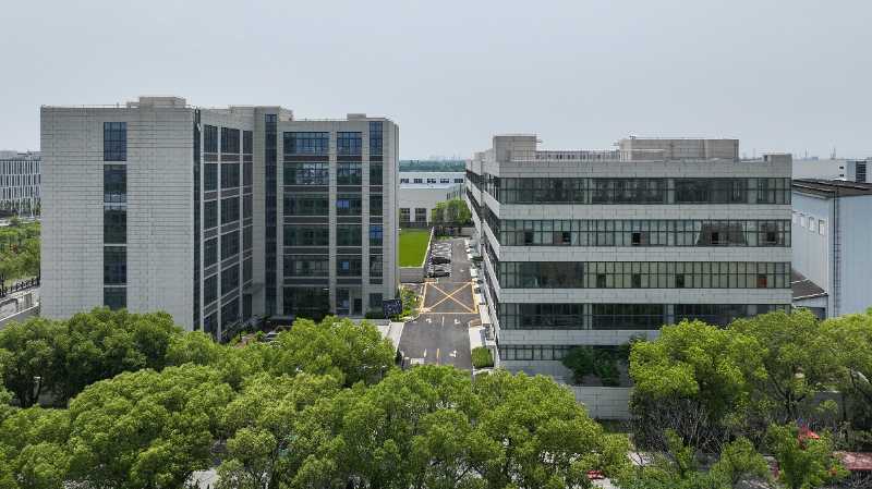 上海闵行闵虹彩印厂的企业标志